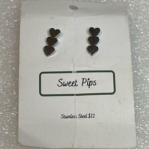 💕2/$10- Stainless Steel Sweet Pips ❤️Triple heart design stud earrings